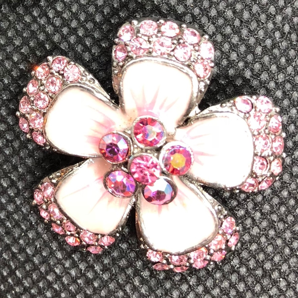 Crystal and enamel pin or pendant